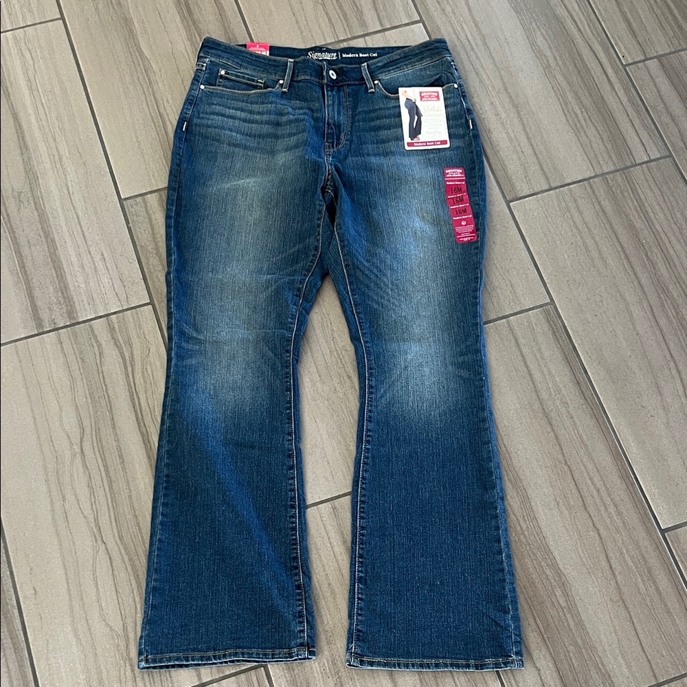 Signature by Levi Strauss Women's Flare Jeans in Deep Blue